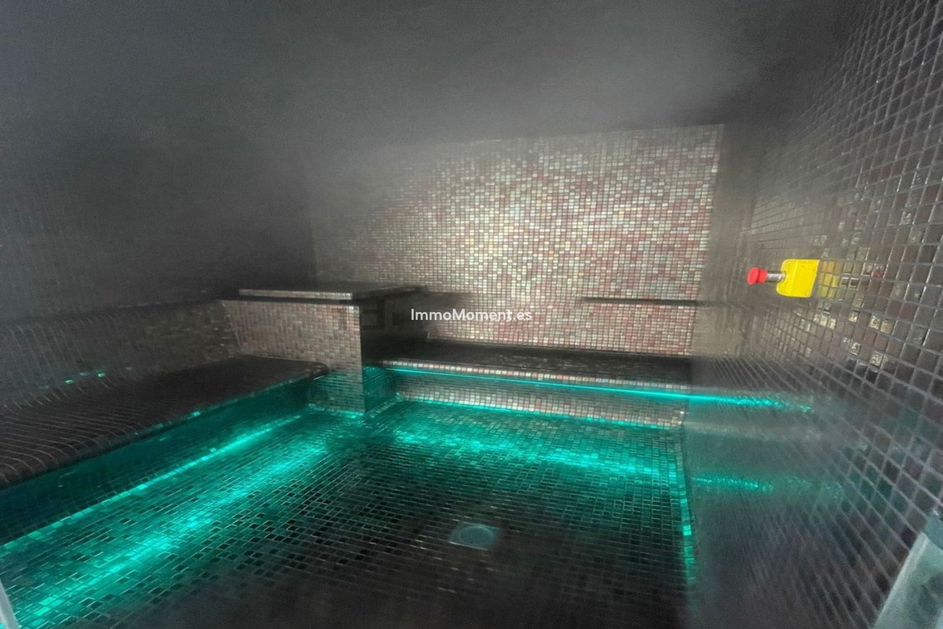 Resale - Apartment - Estepona - Selwo