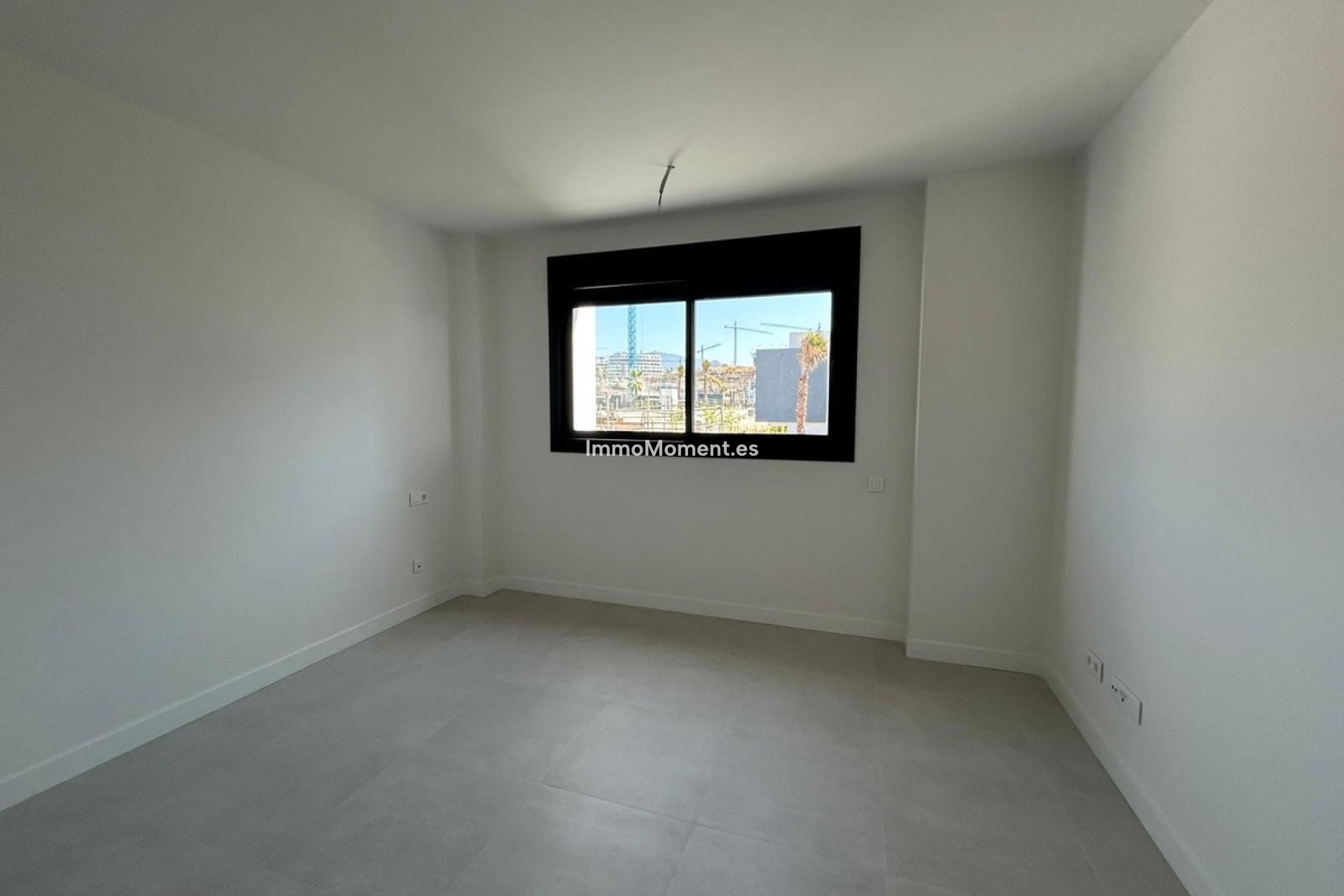 Resale - Apartment - Estepona - Selwo