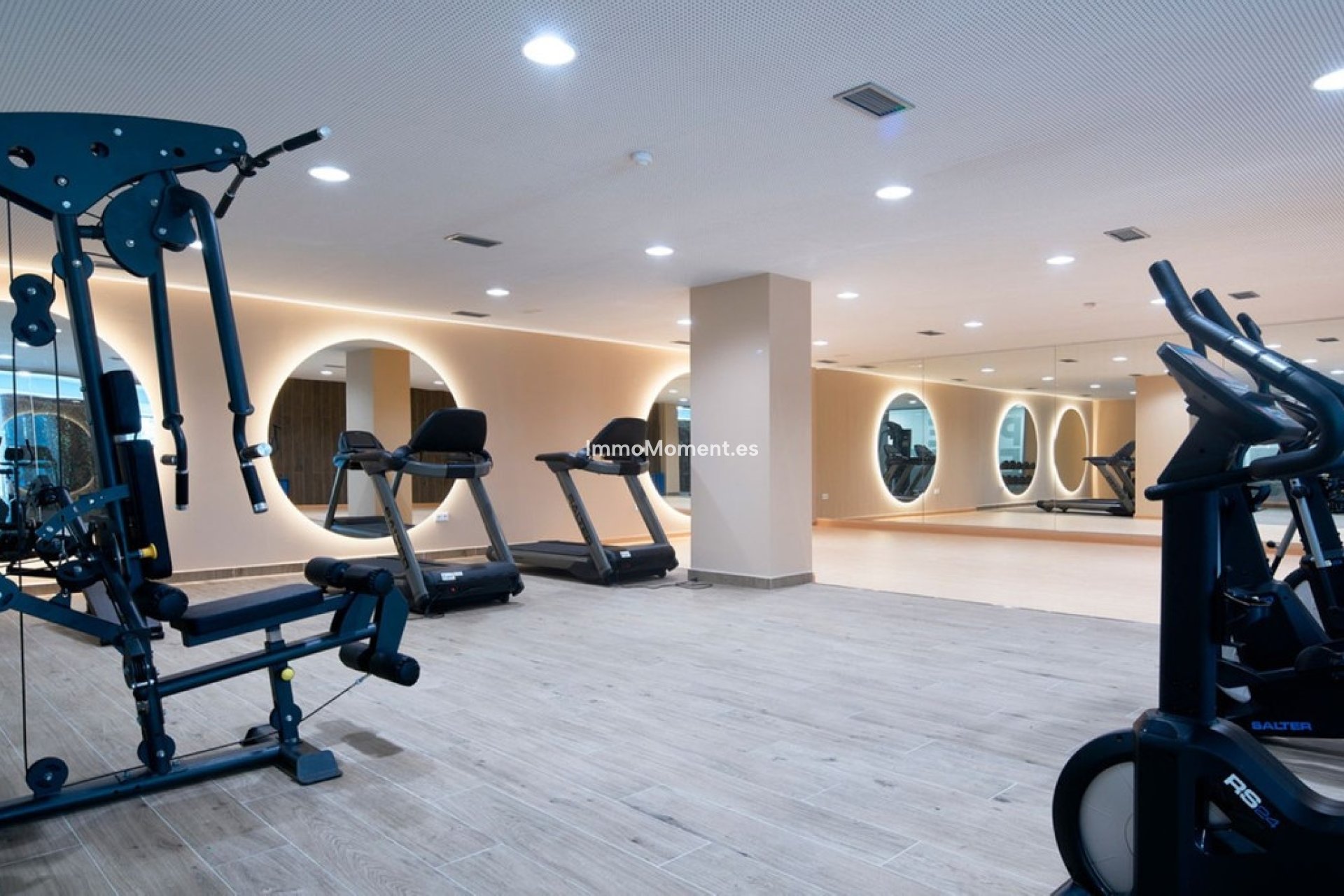 Resale - Apartment - Estepona - Selwo