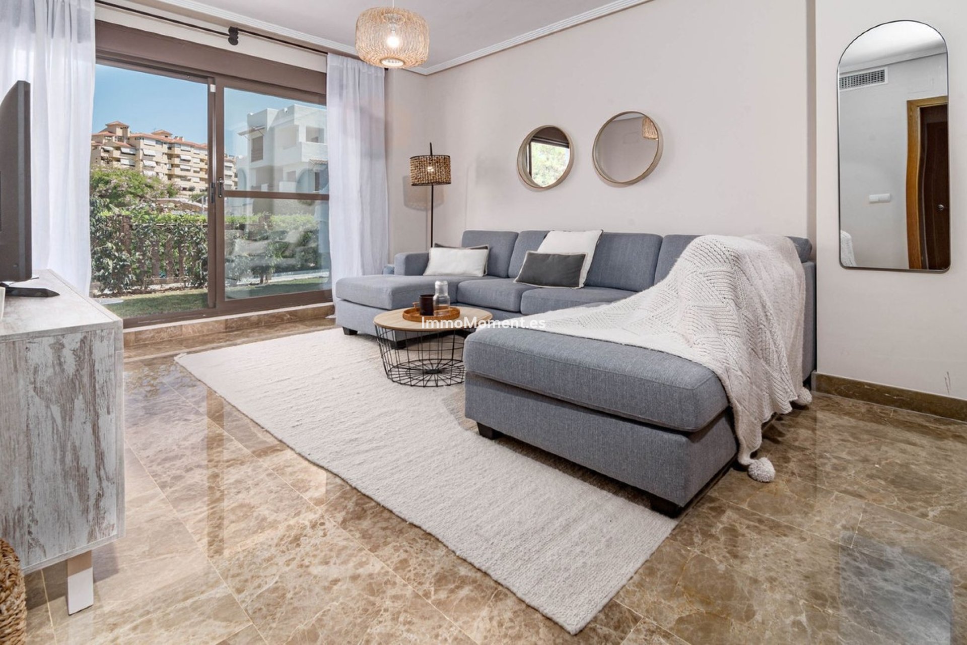 Resale - Apartment - Estepona - Selwo