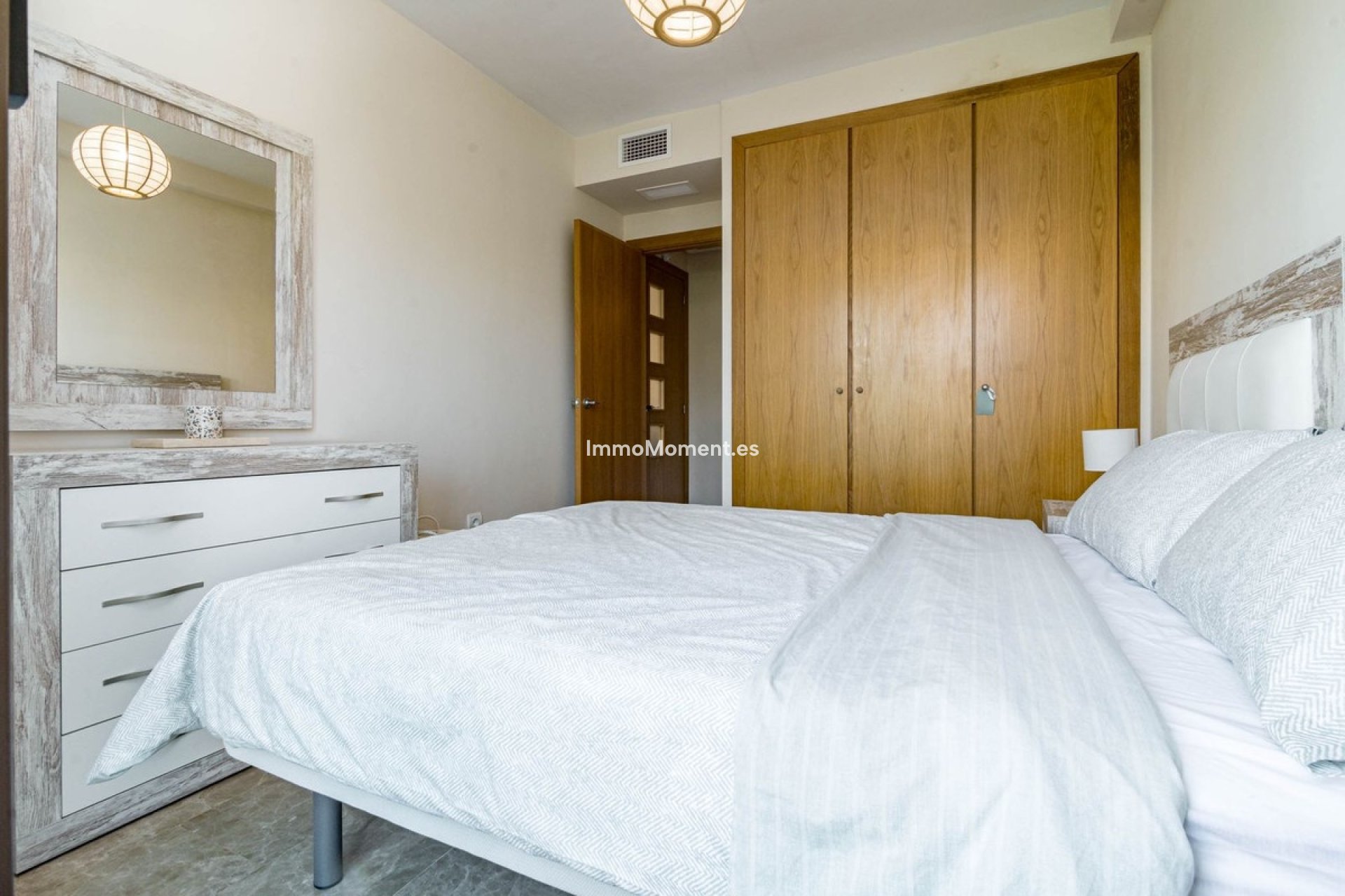 Resale - Apartment - Estepona - Selwo