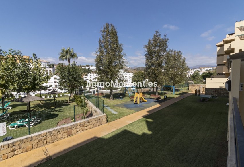 Resale - Apartment - Estepona - Selwo