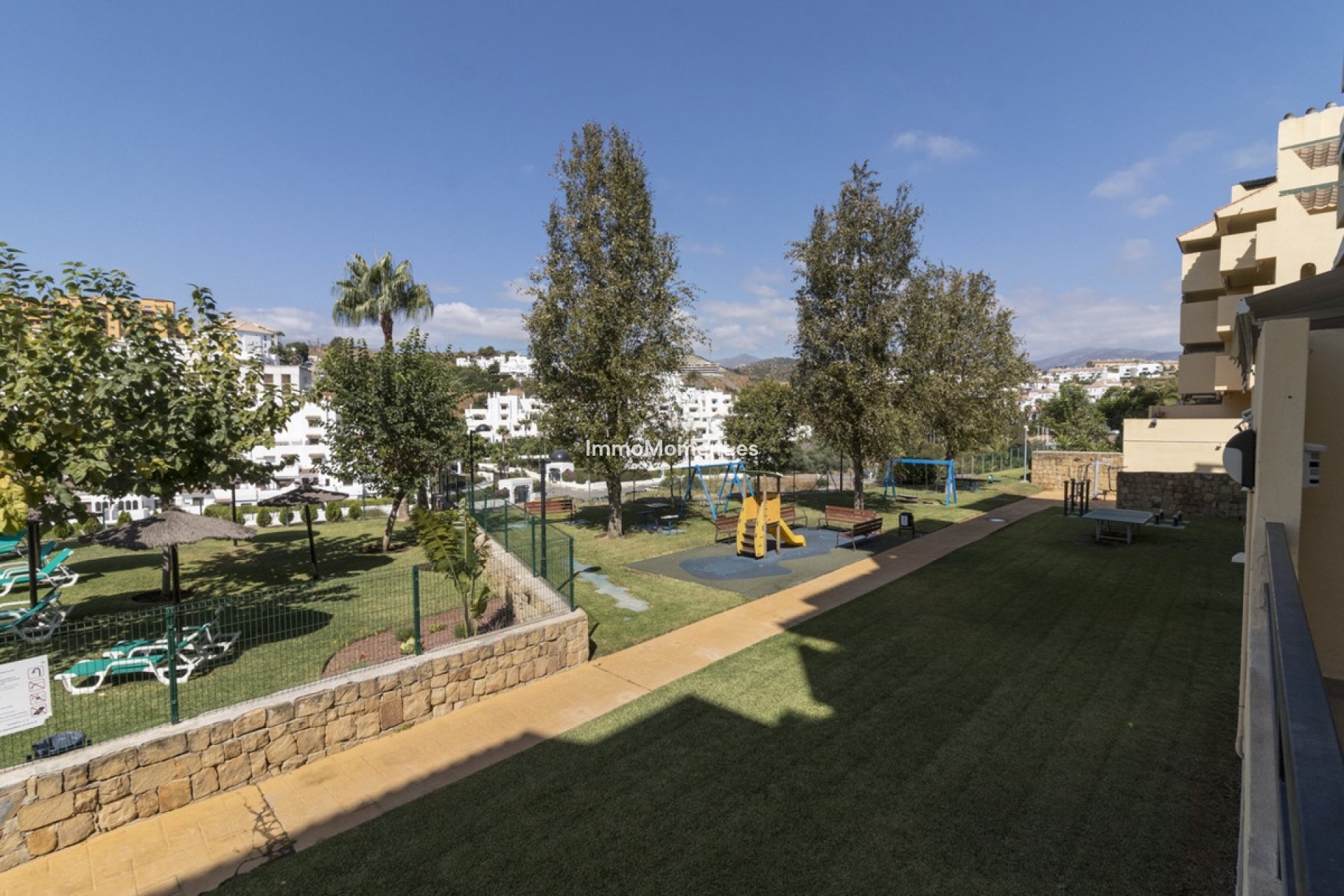 Resale - Apartment - Estepona - Selwo