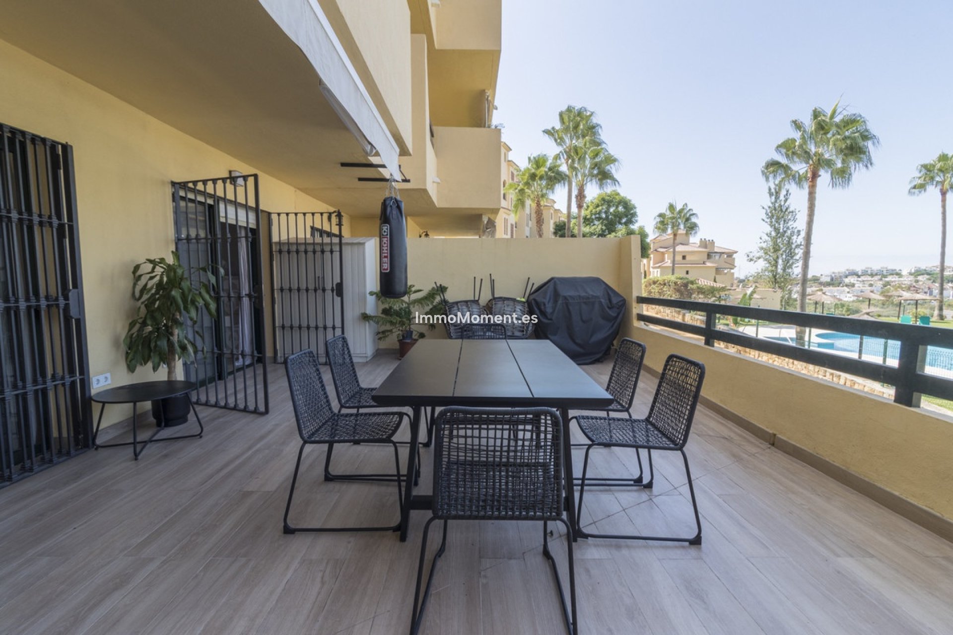 Resale - Apartment - Estepona - Selwo