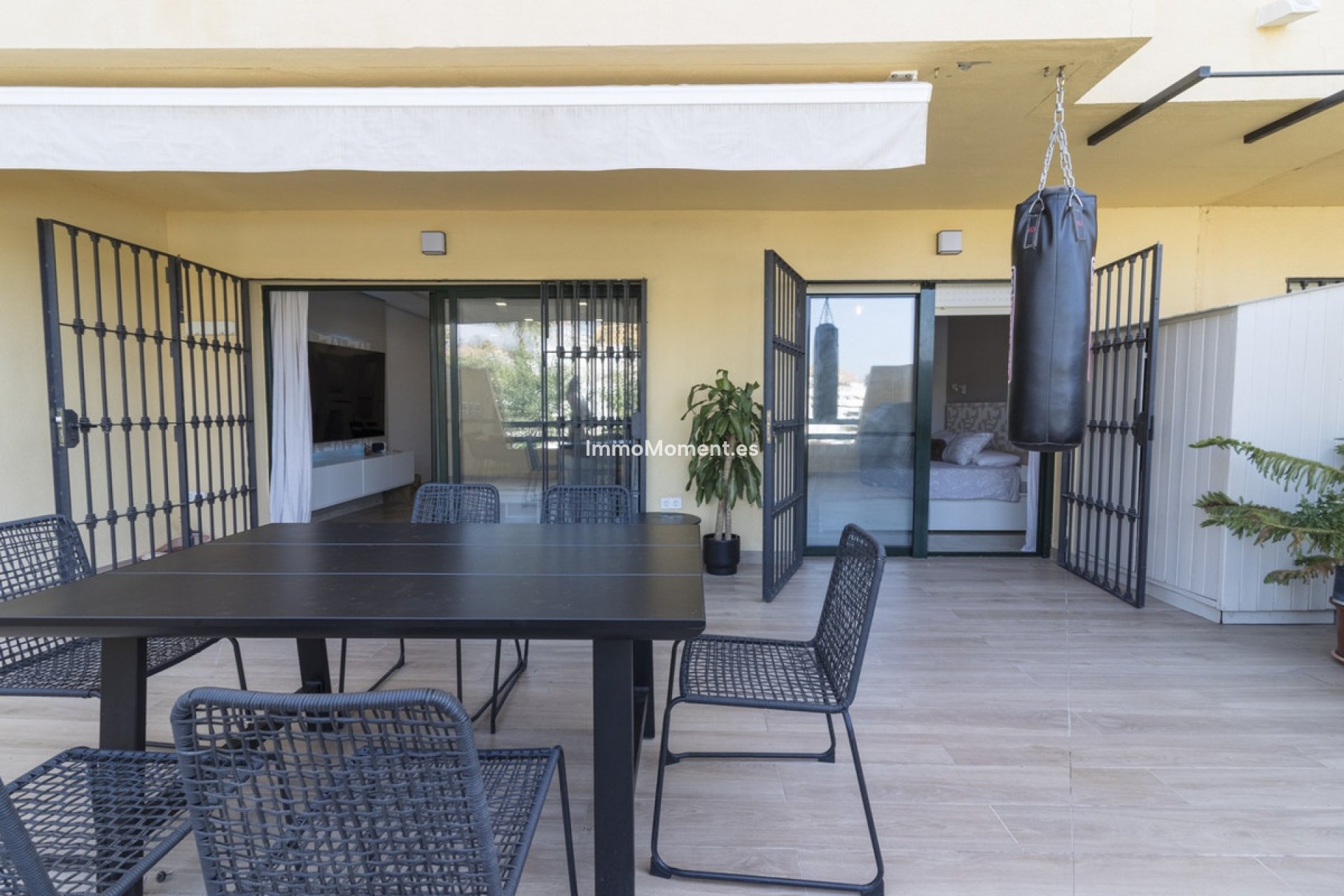 Resale - Apartment - Estepona - Selwo