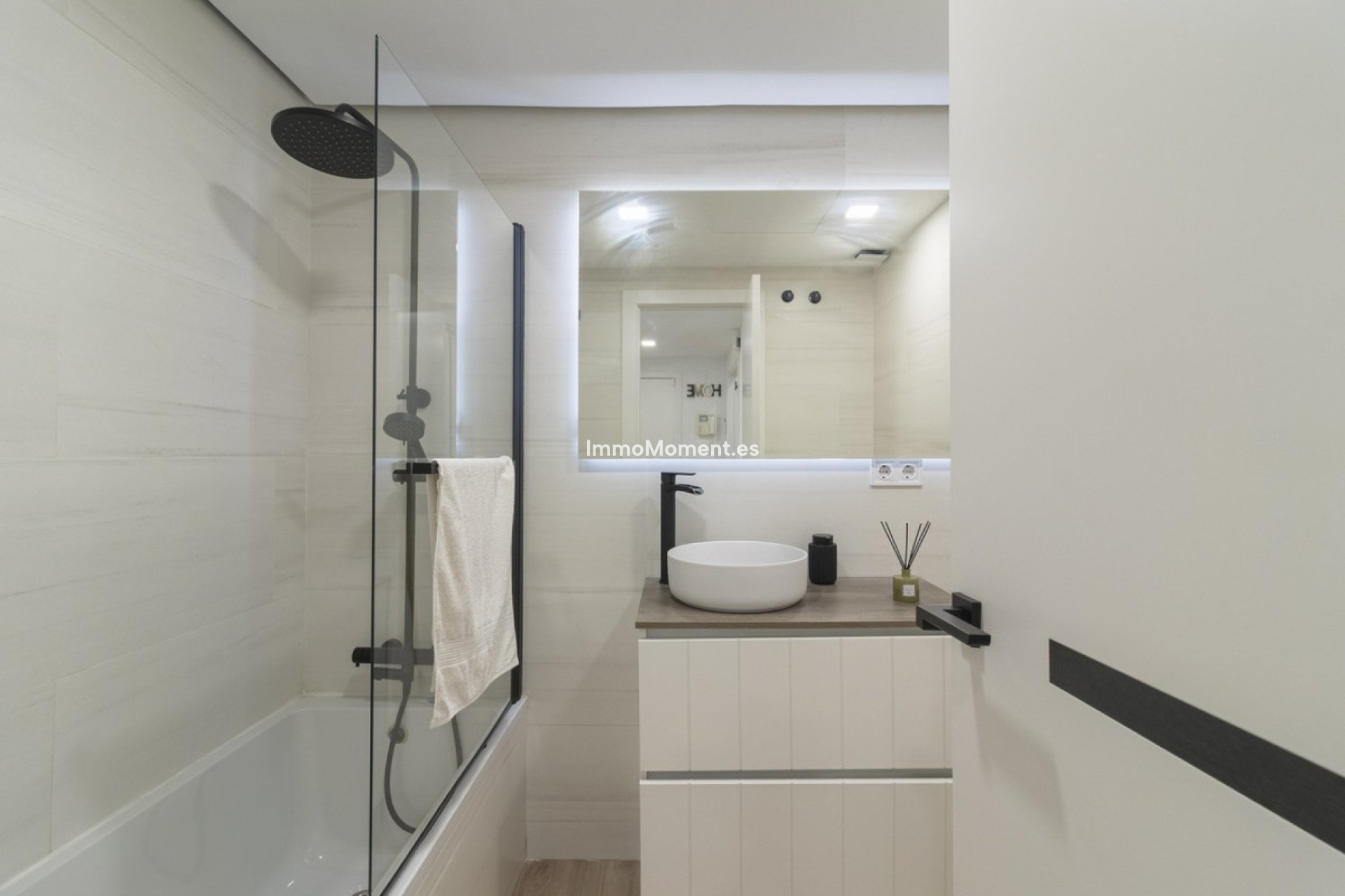 Resale - Apartment - Estepona - Selwo