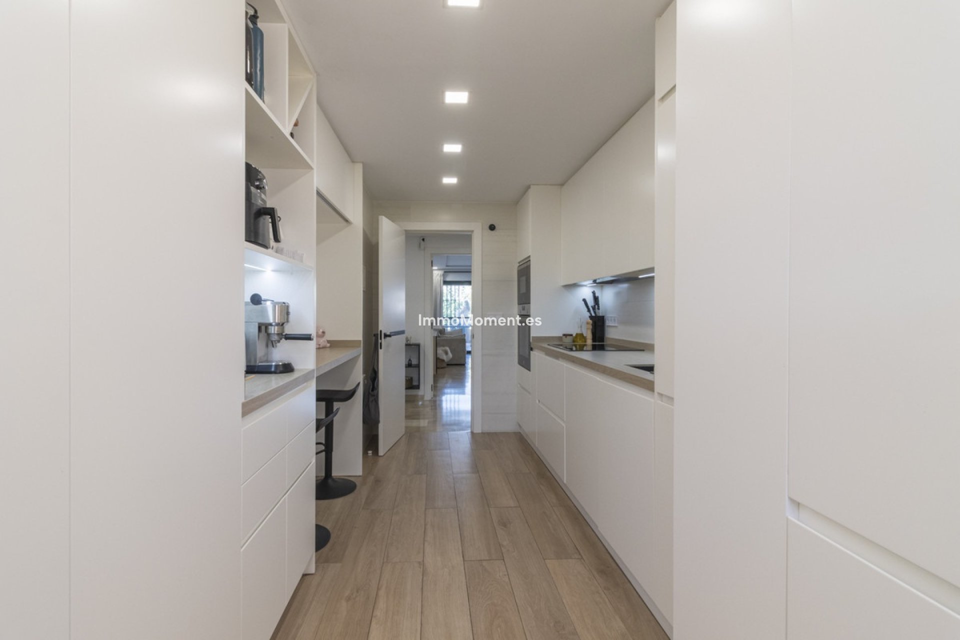 Resale - Apartment - Estepona - Selwo