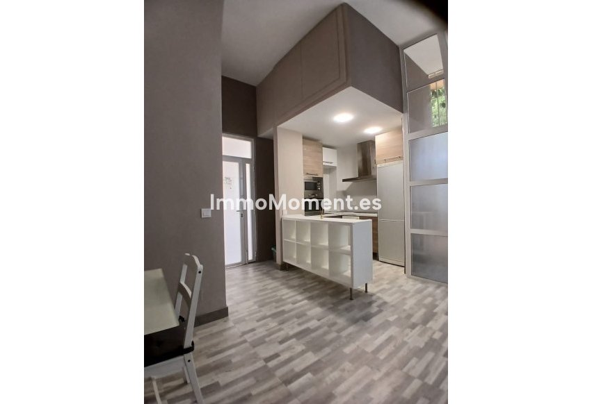 Resale - Apartment - Estepona - Selwo