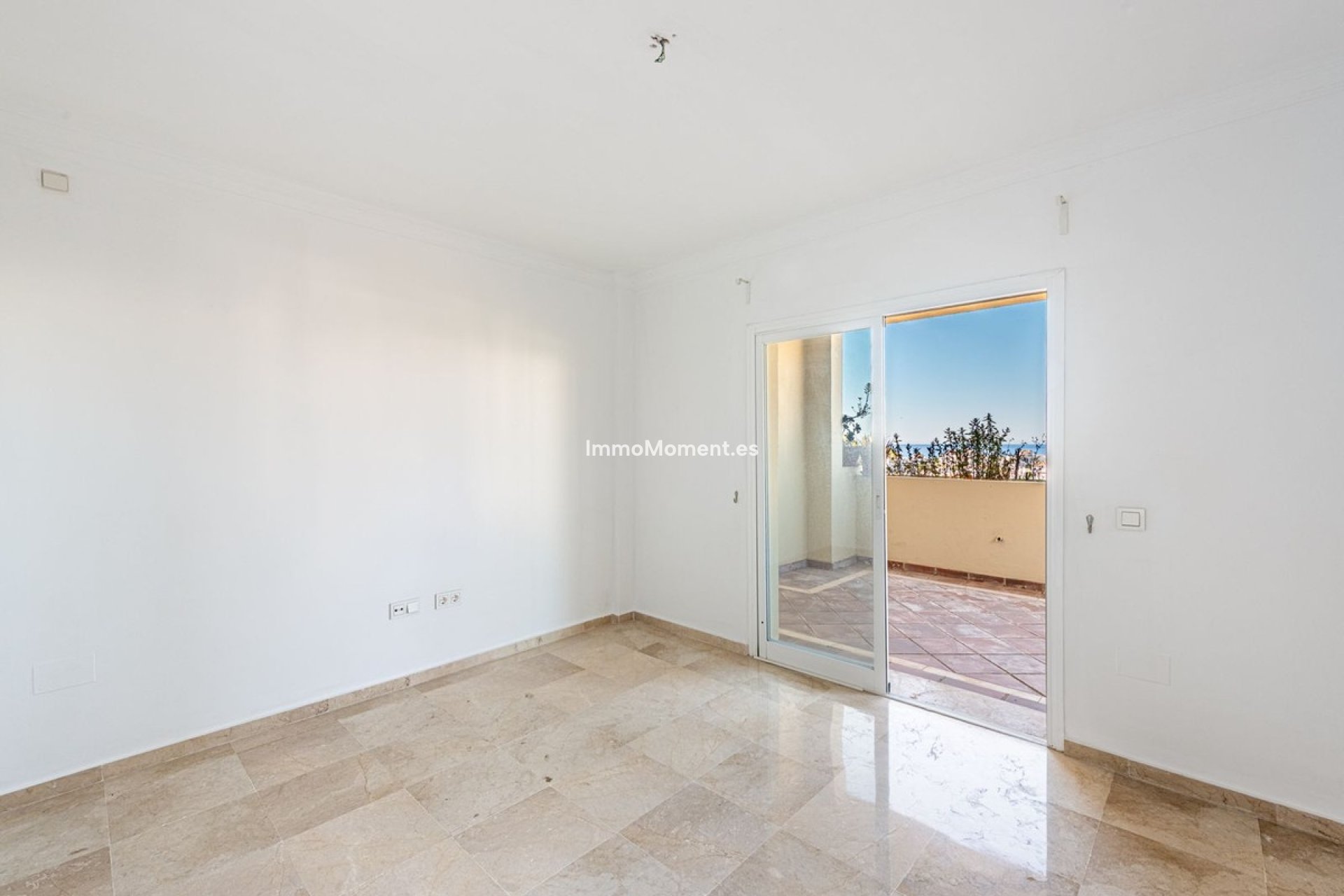 Resale - Apartment - Estepona - Selwo