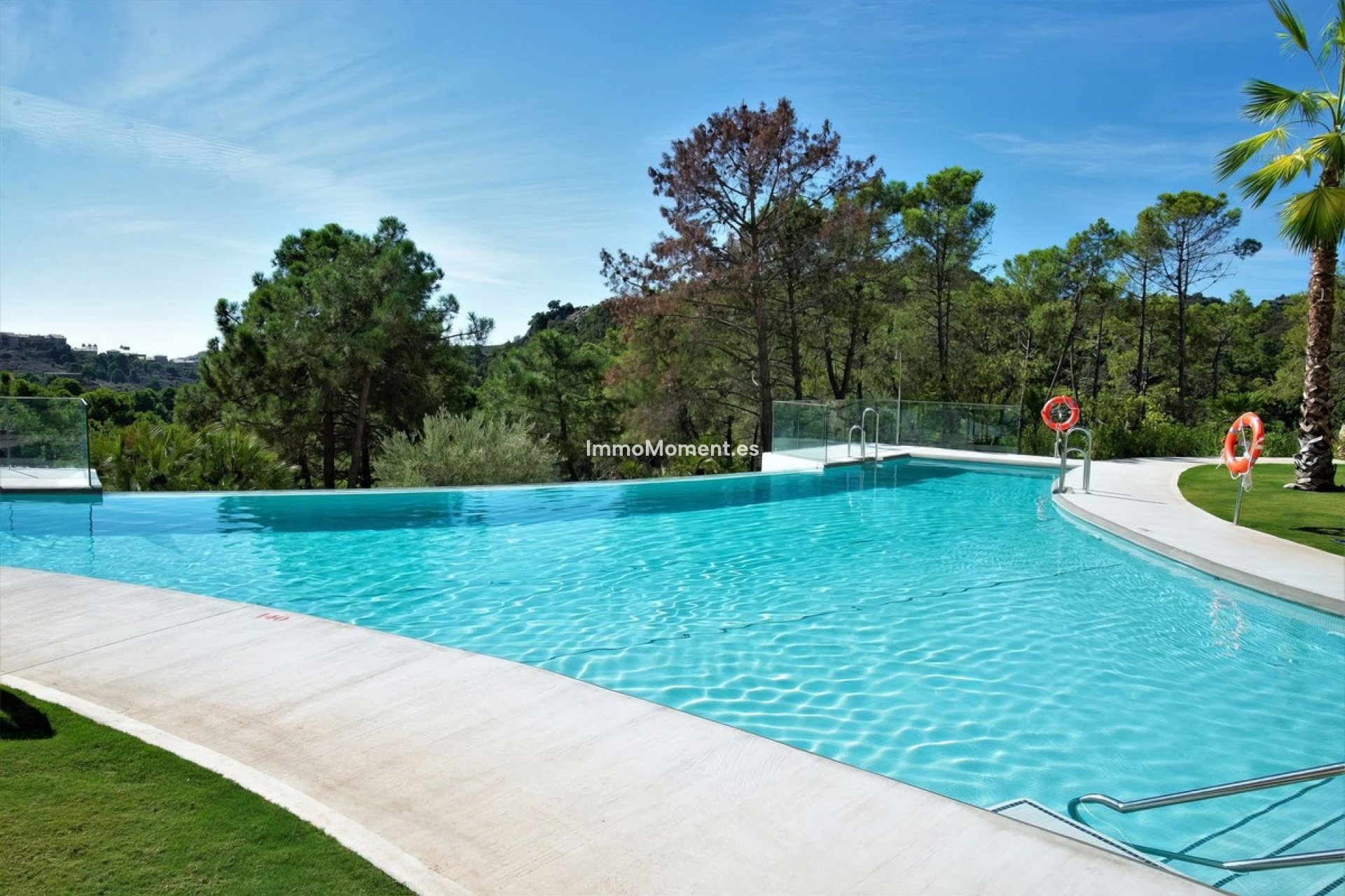 Resale - Apartment - Estepona - Selwo