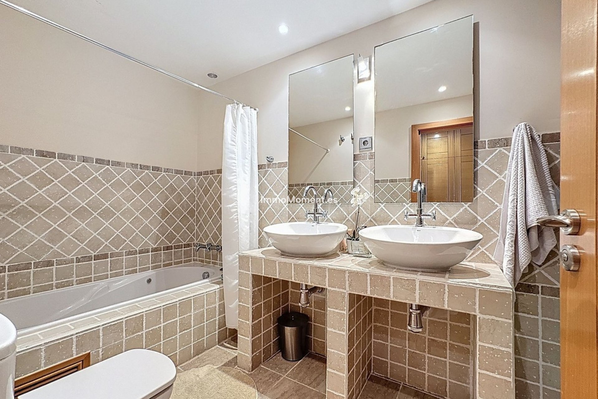 Resale - Apartment - Estepona - Selwo