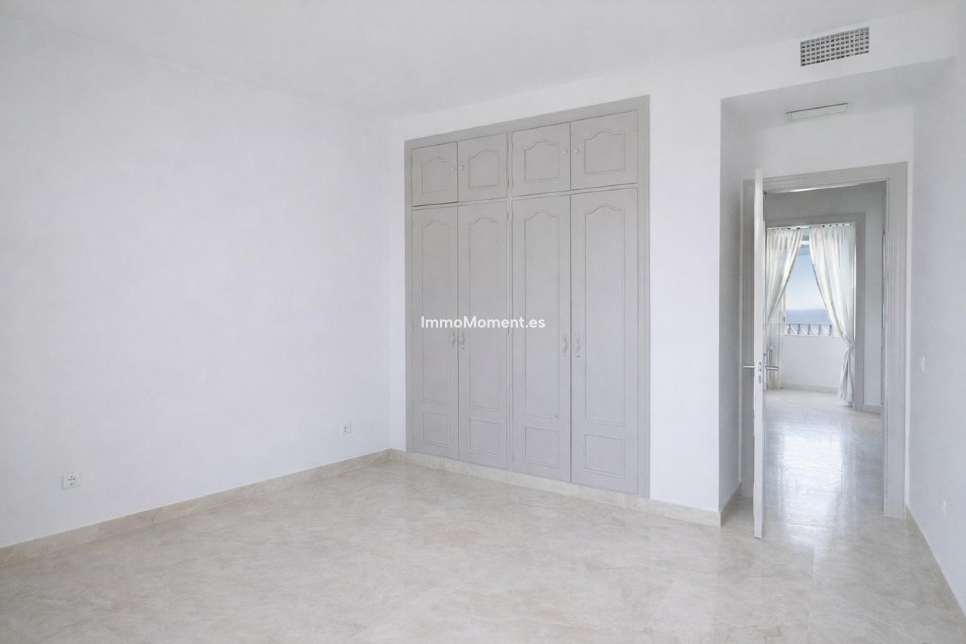 Resale - Apartment - Estepona - Selwo