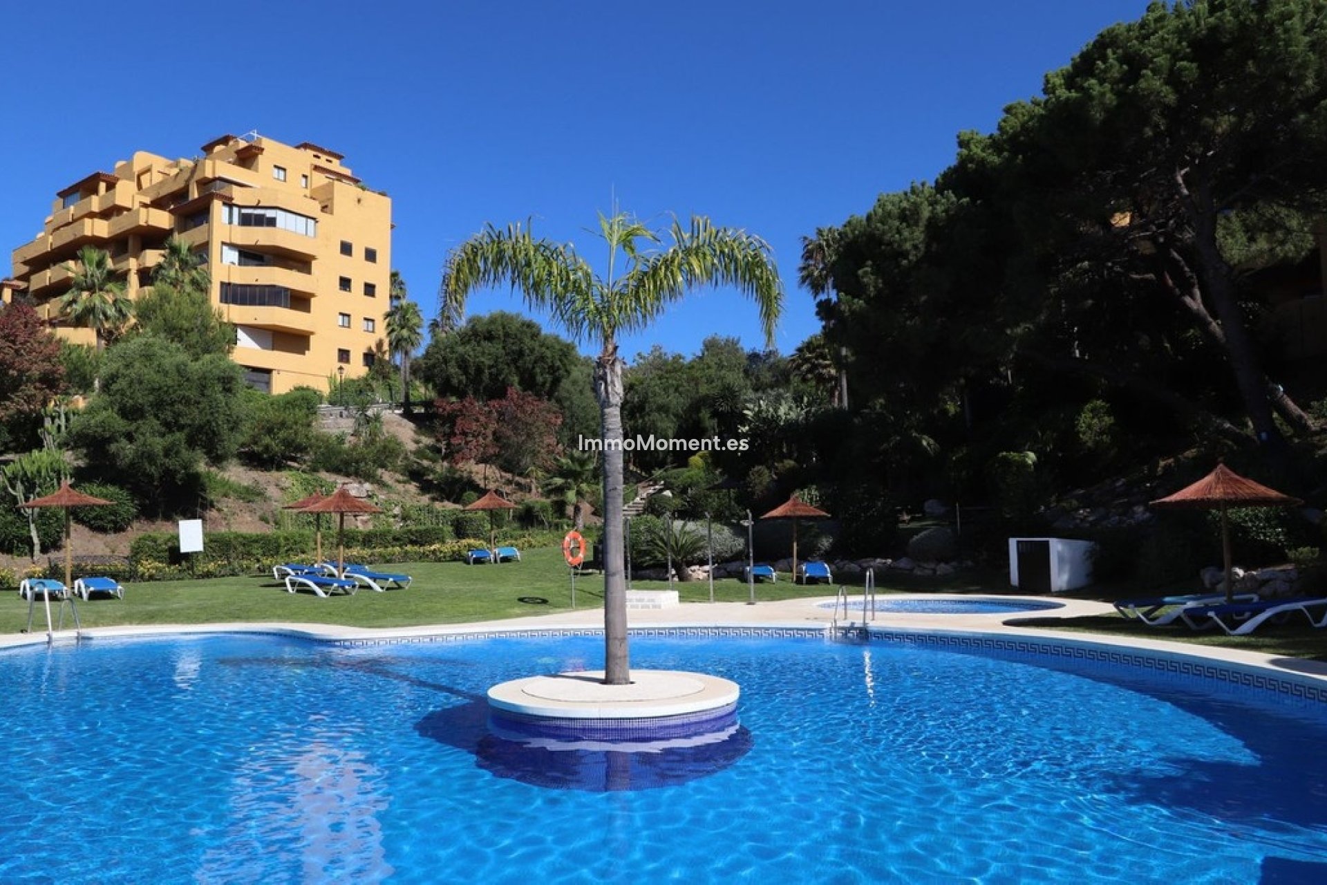 Resale - Apartment - Estepona - Selwo