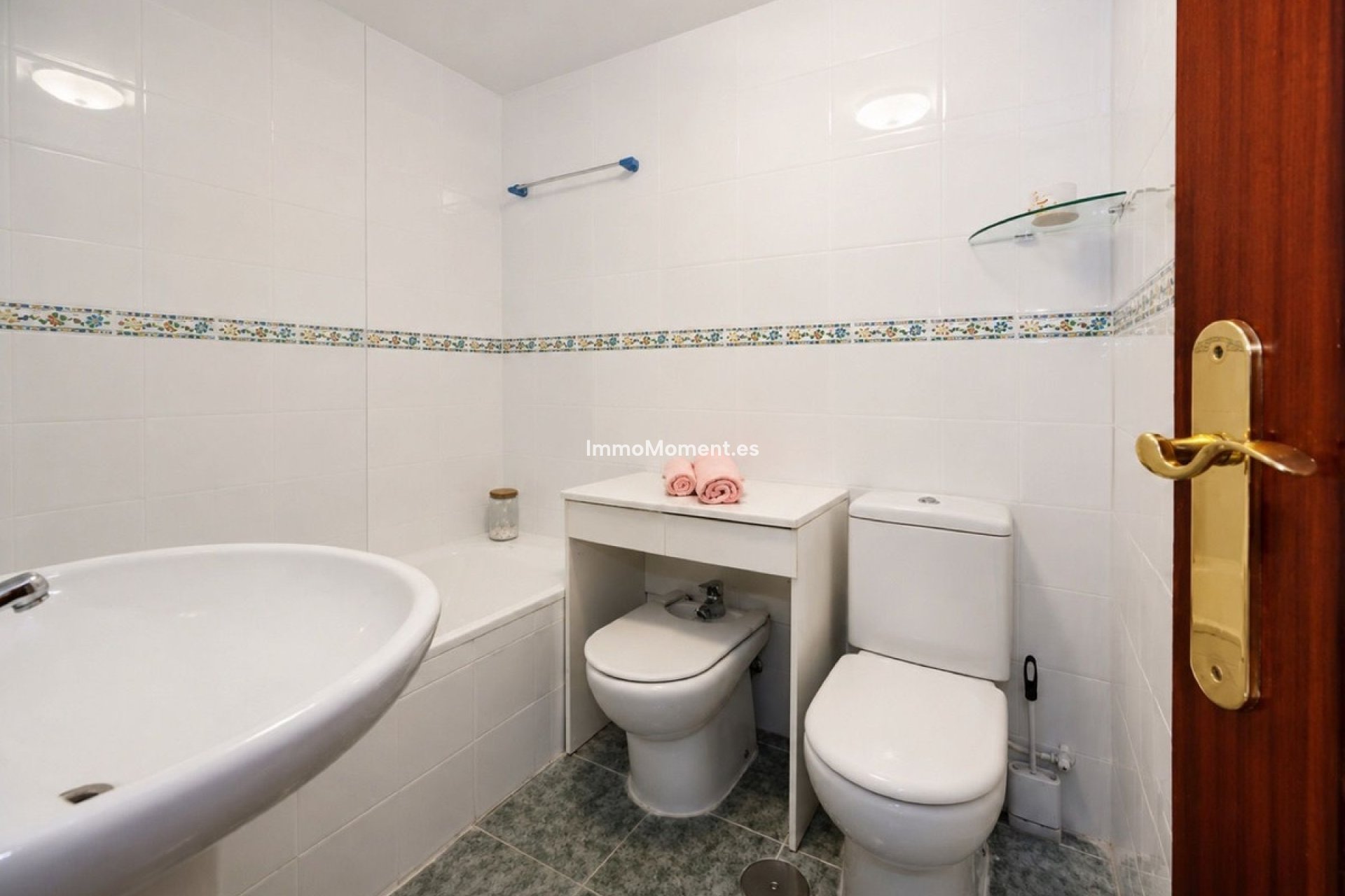 Resale - Apartment - Estepona - Selwo