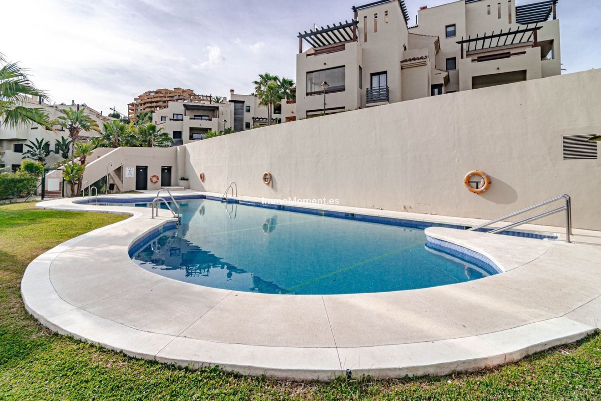 Resale - Apartment - Estepona - Selwo