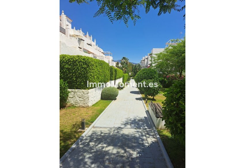 Resale - Apartment - Estepona - Selwo