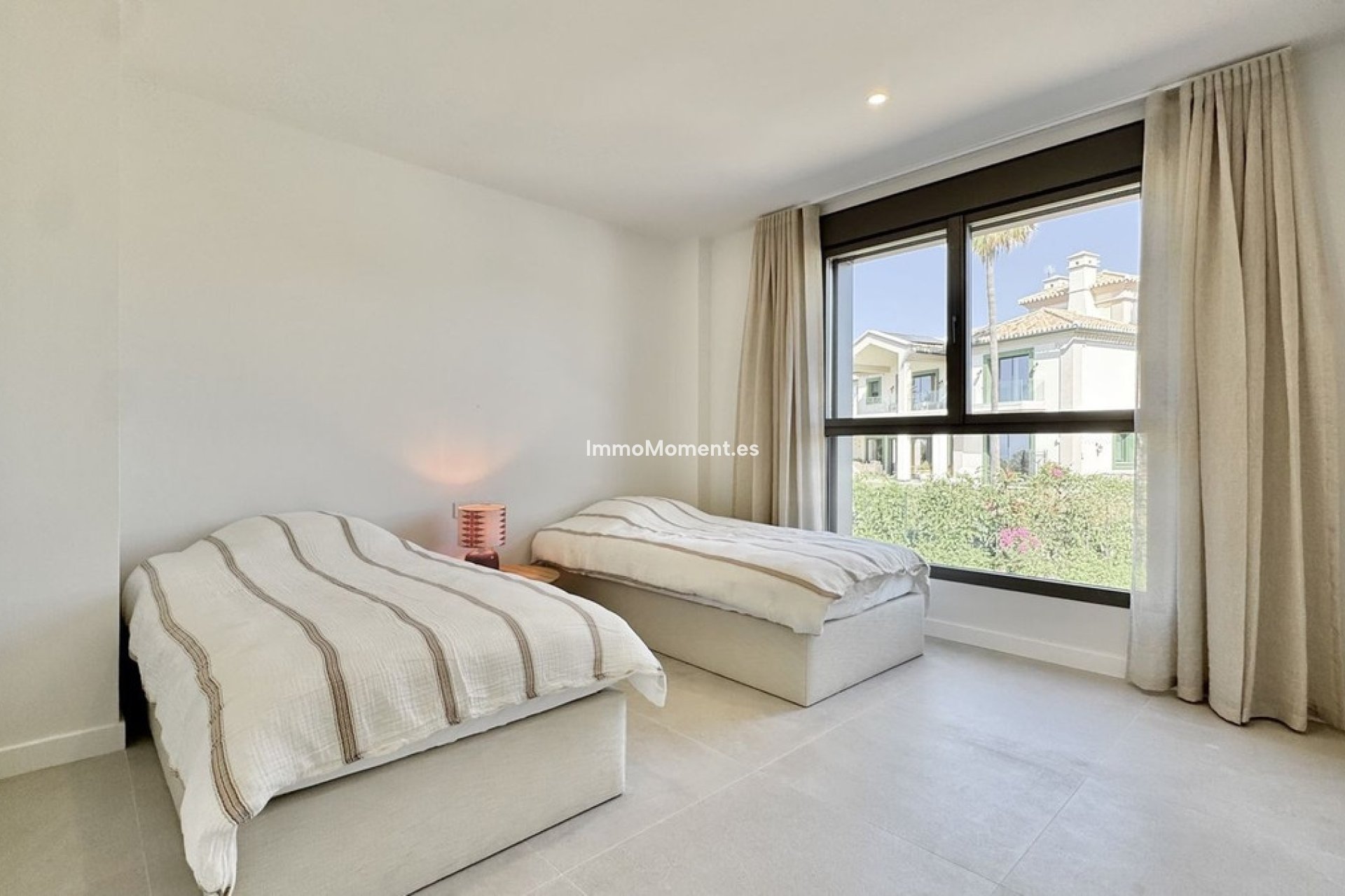 Resale - Apartment - Estepona - Selwo