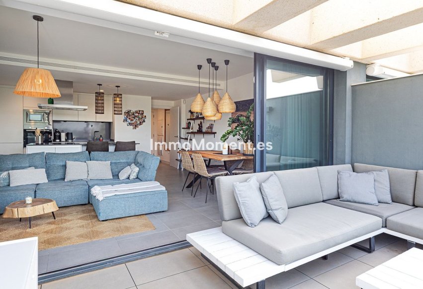 Resale - Apartment - Estepona - Selwo