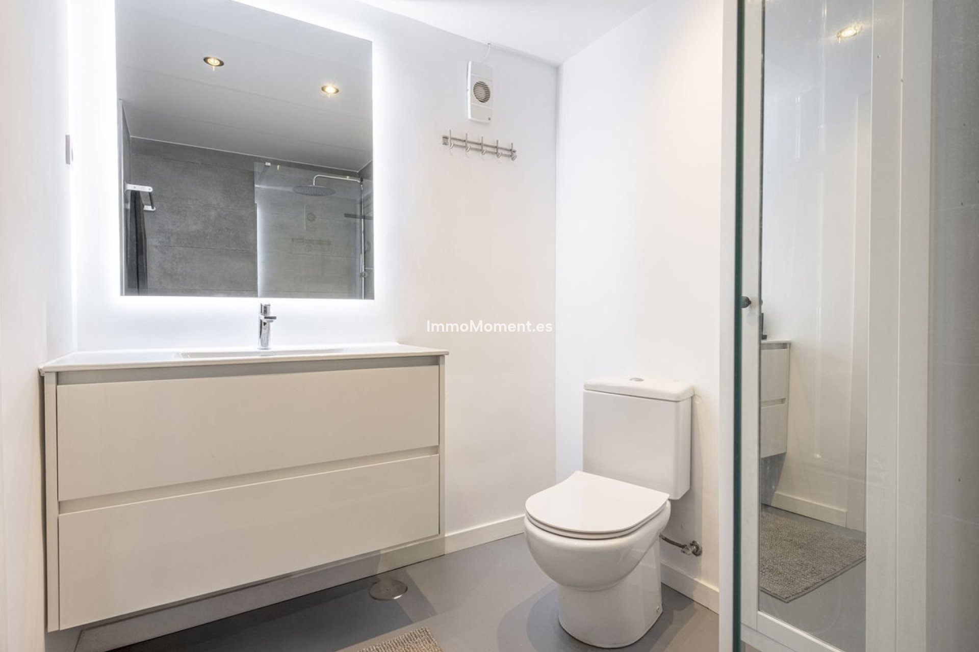Resale - Apartment - Estepona - Selwo