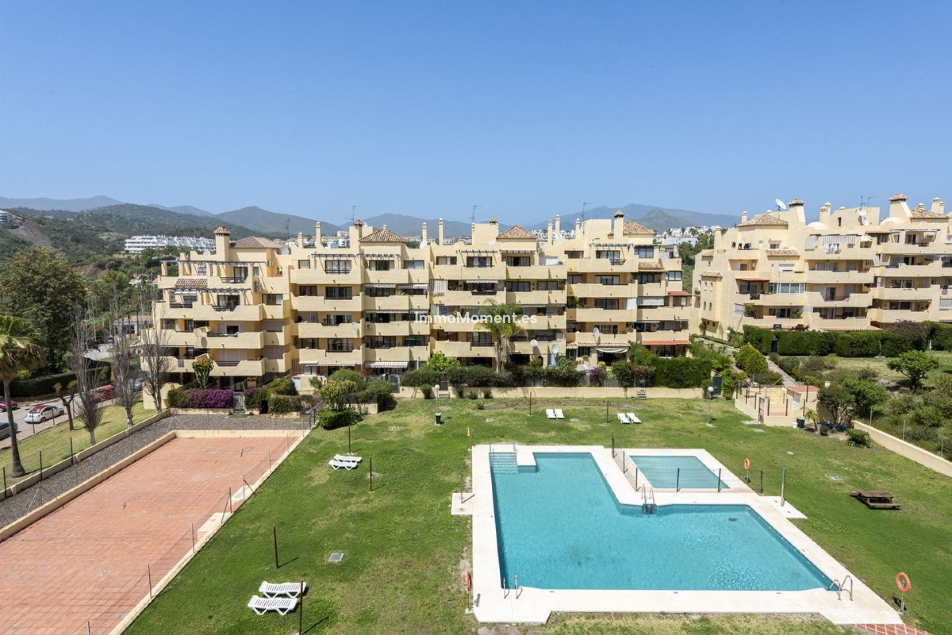 Resale - Apartment - Estepona - Selwo
