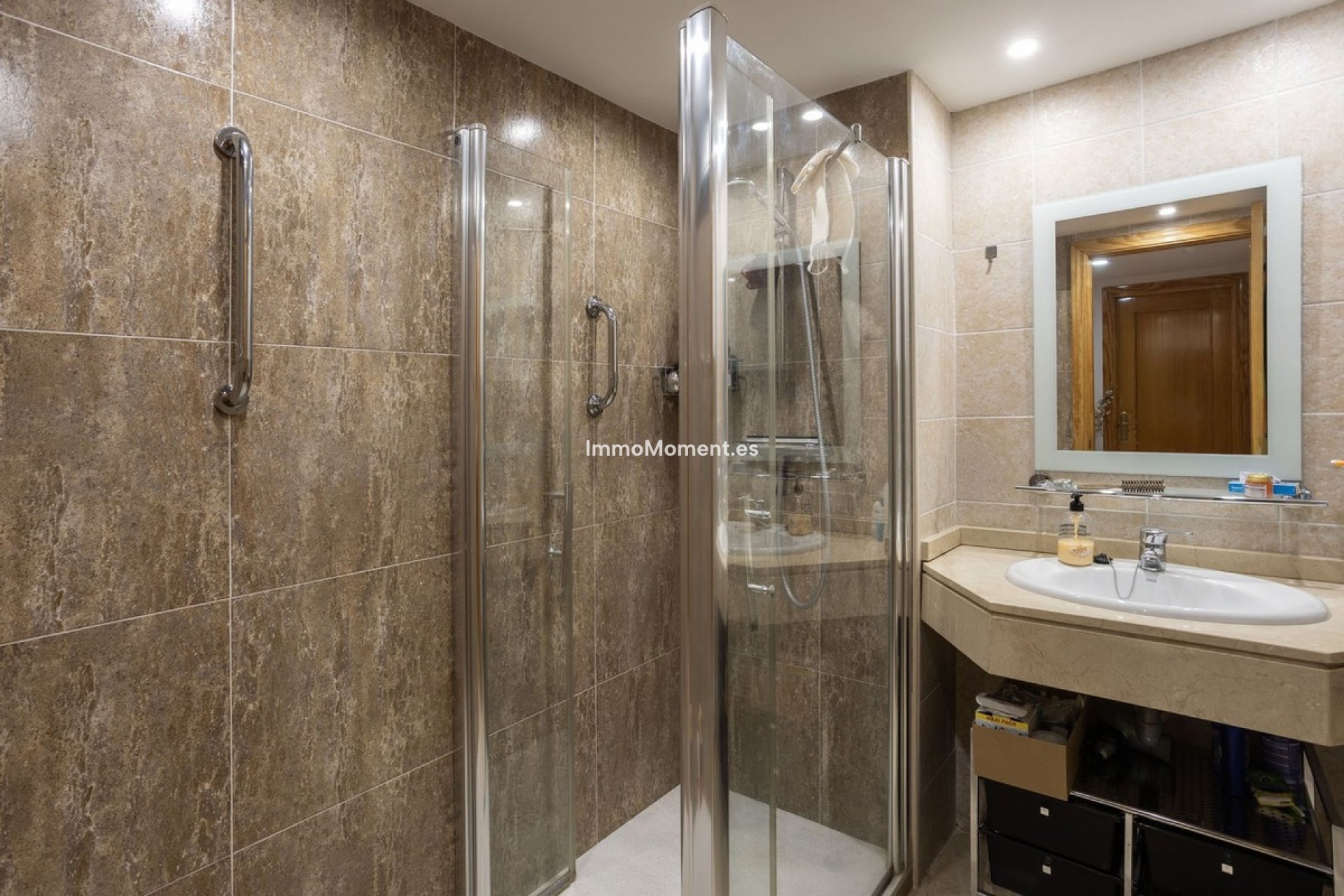 Resale - Apartment - Estepona - Selwo
