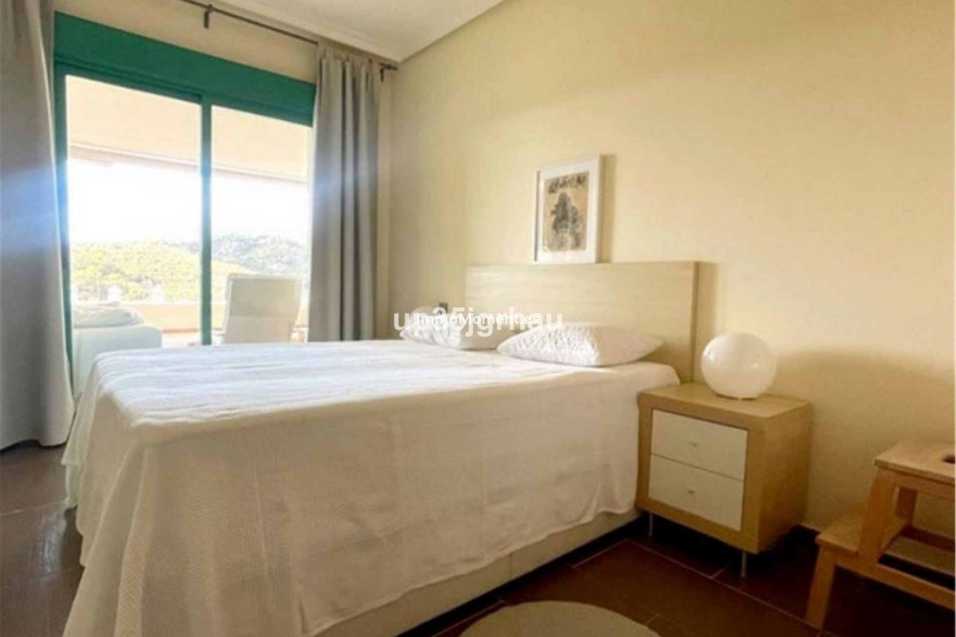 Resale - Apartment - Estepona - Selwo