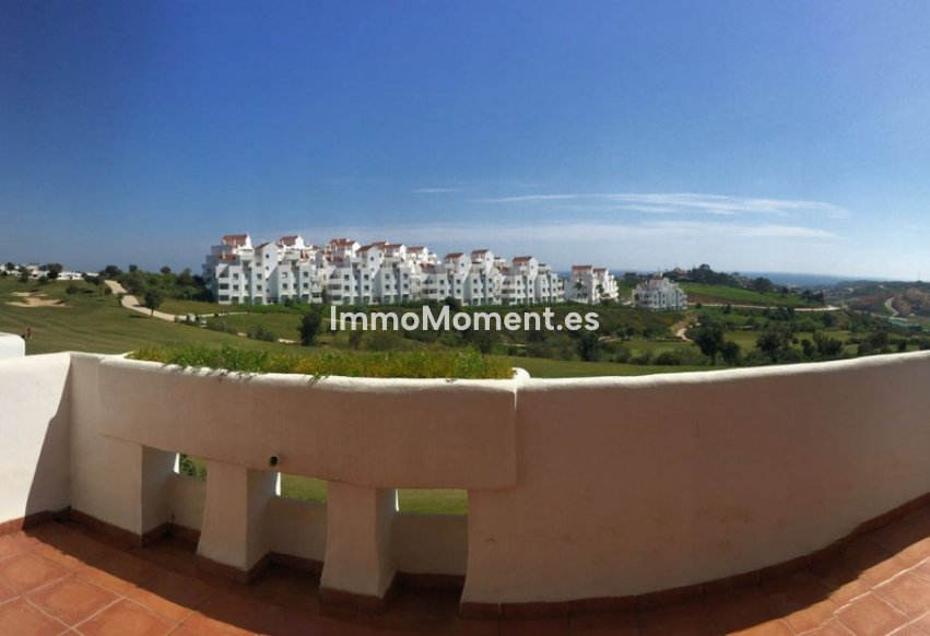 Resale - Apartment - Estepona - Valle Romano