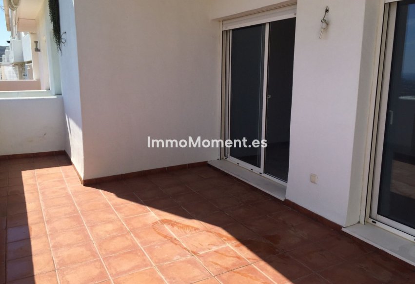 Resale - Apartment - Estepona - Valle Romano