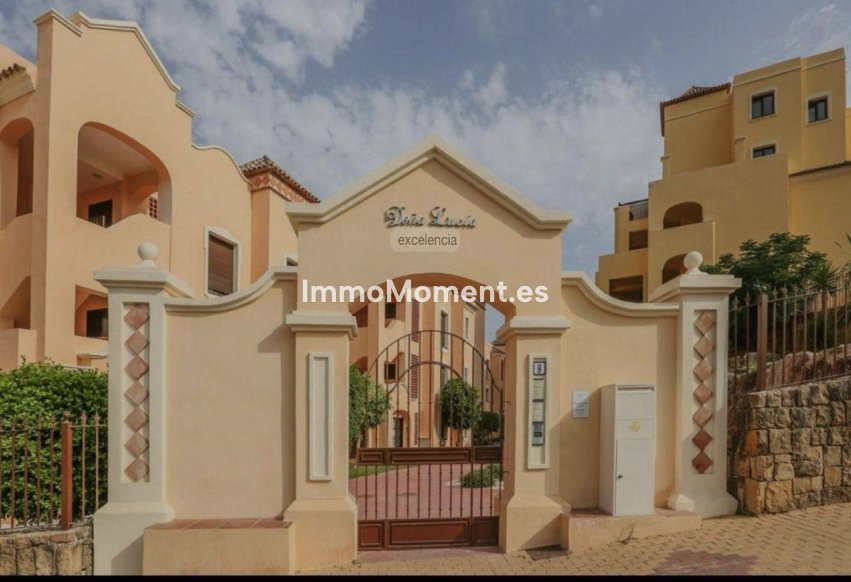 Resale - Apartment - Estepona - Valle Romano