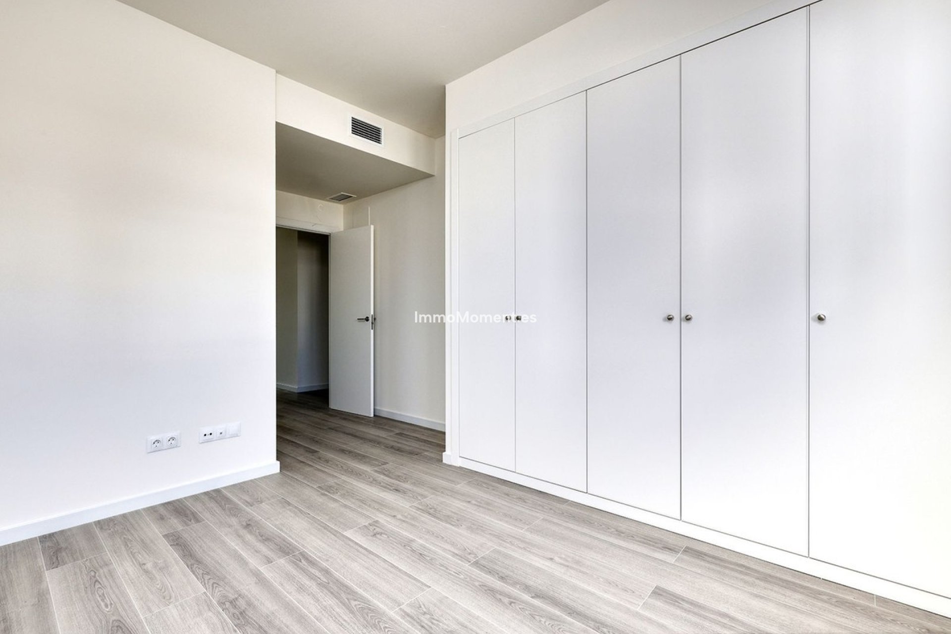 Resale - Apartment - Estepona - Valle Romano