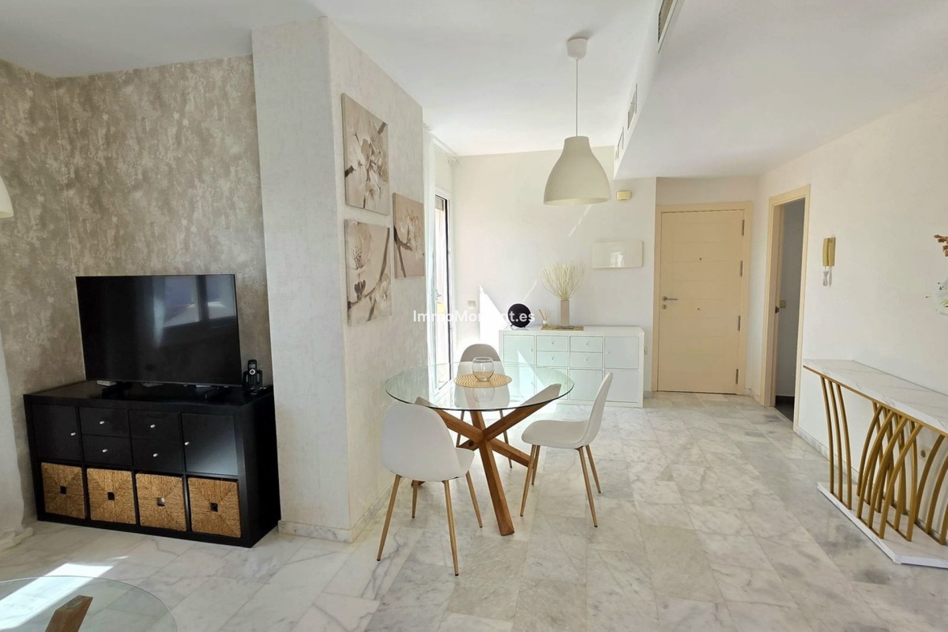Resale - Apartment - Estepona - Valle Romano