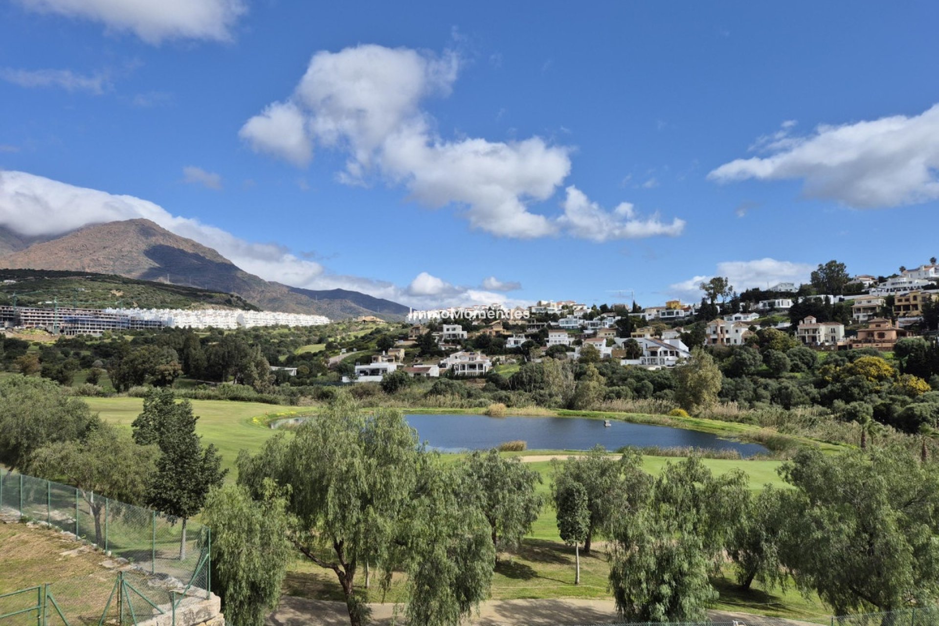 Resale - Apartment - Estepona - Valle Romano