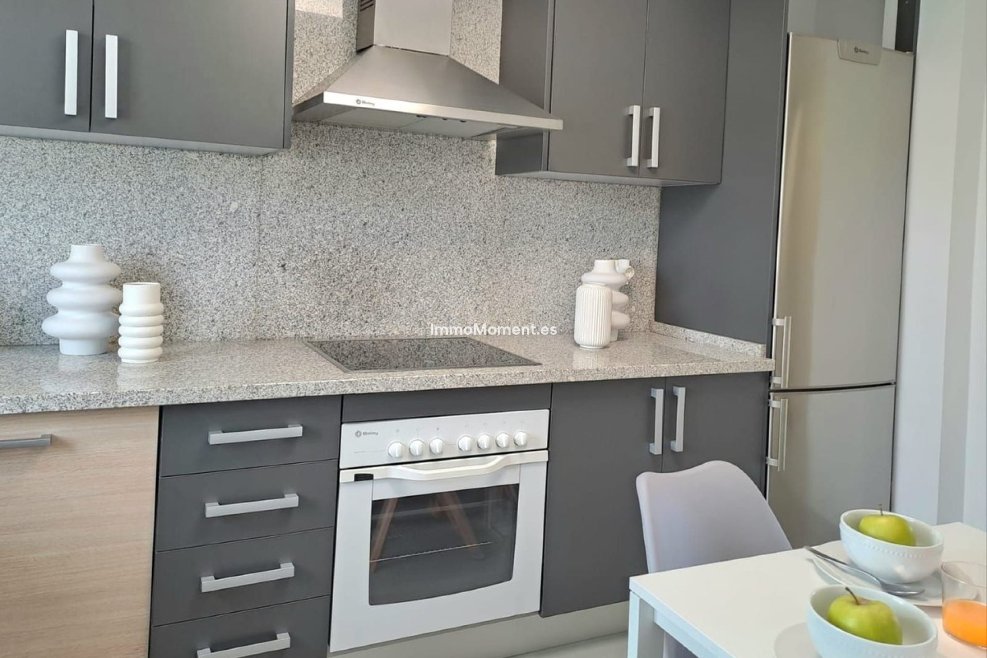 Resale - Apartment - Estepona - Valle Romano