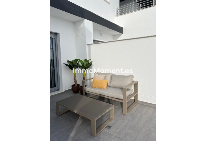 Resale - Apartment - Estepona - Valle Romano