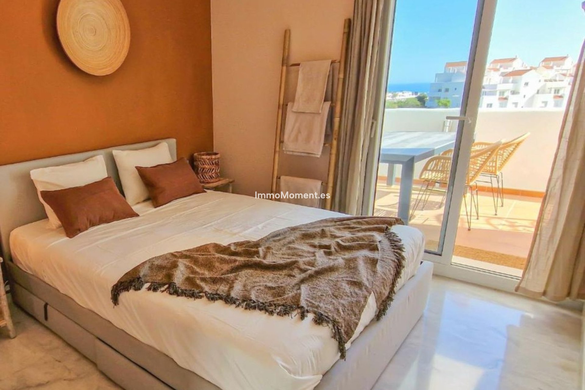Resale - Apartment - Estepona - Valle Romano