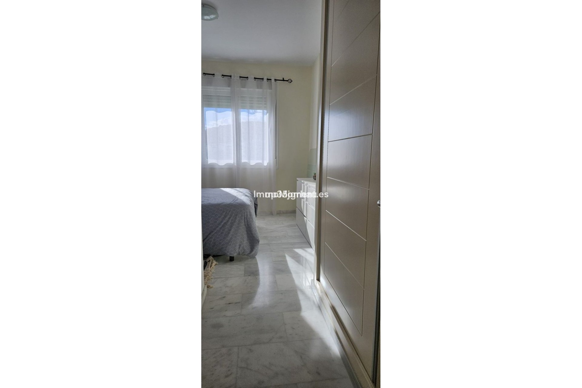 Resale - Apartment - Estepona - Valle Romano