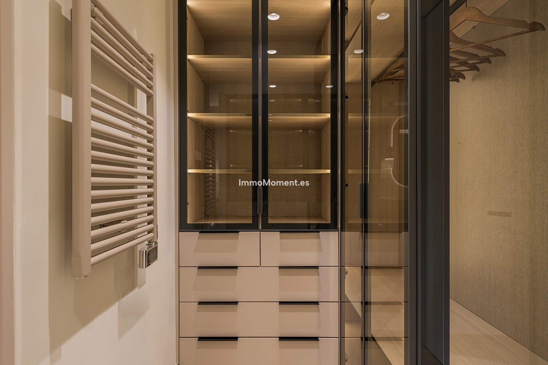 Resale - Apartment - Estepona