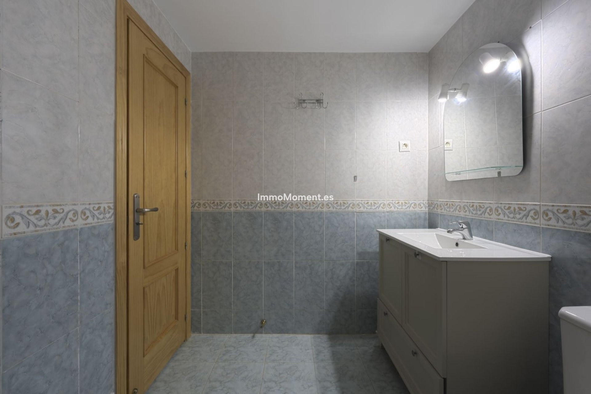 Resale - Apartment - Fuengirola - Carvajal