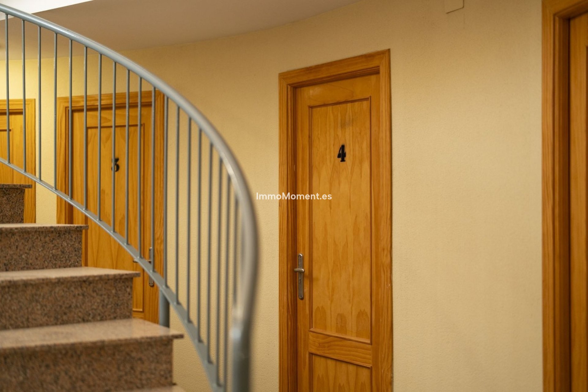 Resale - Apartment - Fuengirola - Carvajal