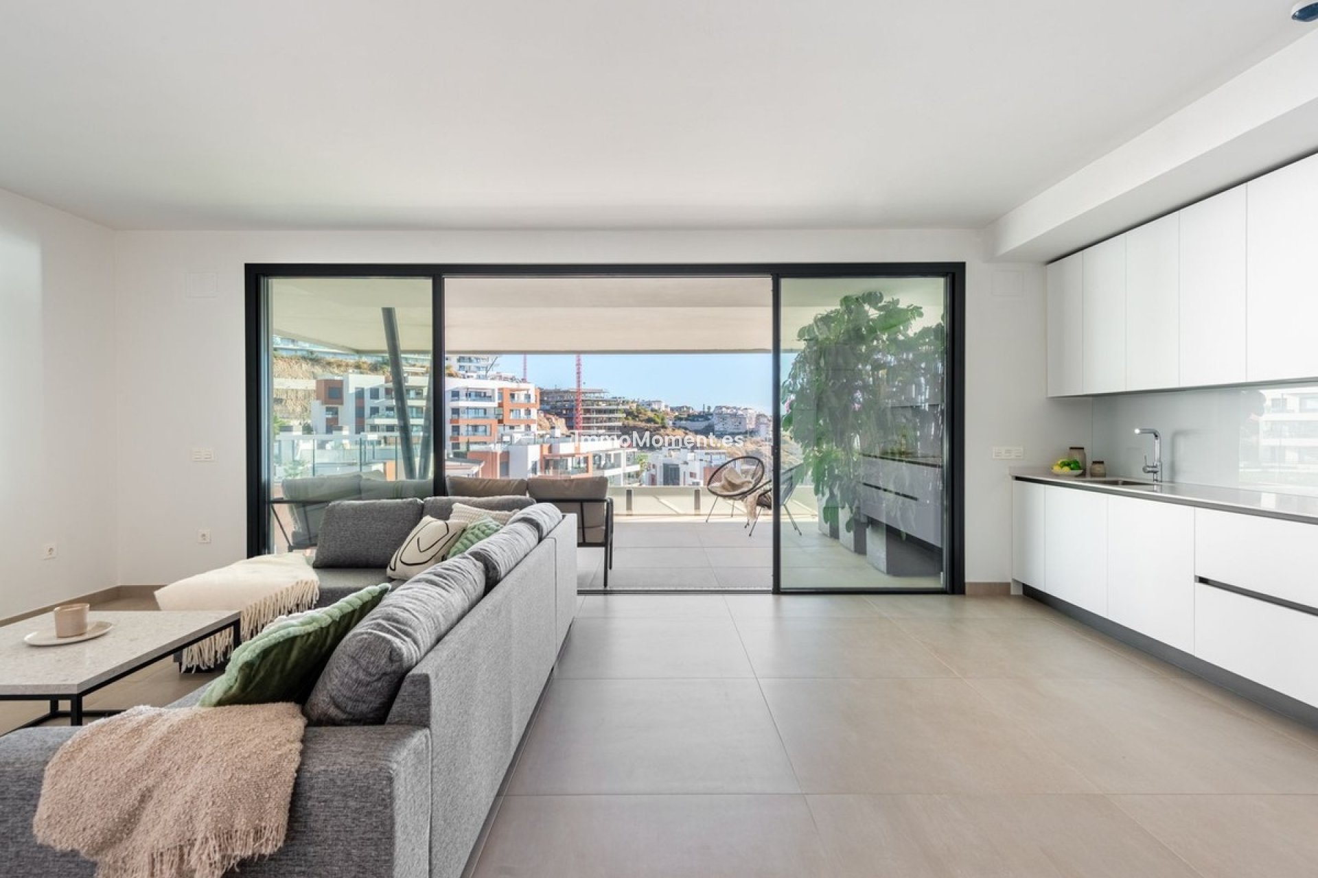 Resale - Apartment - Fuengirola - Carvajal