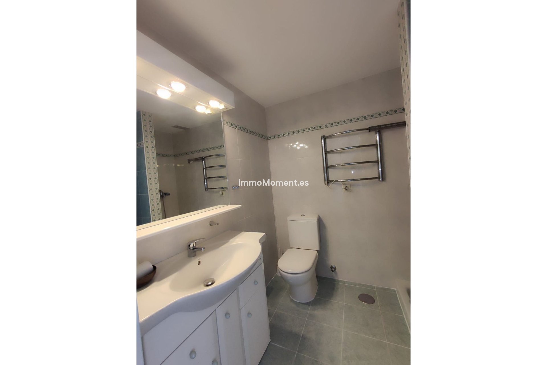 Resale - Apartment - Fuengirola - Fuengirola Centro