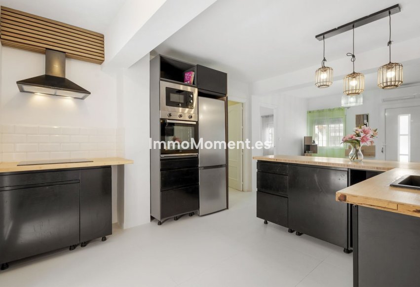 Resale - Apartment - Fuengirola - Los Boliches
