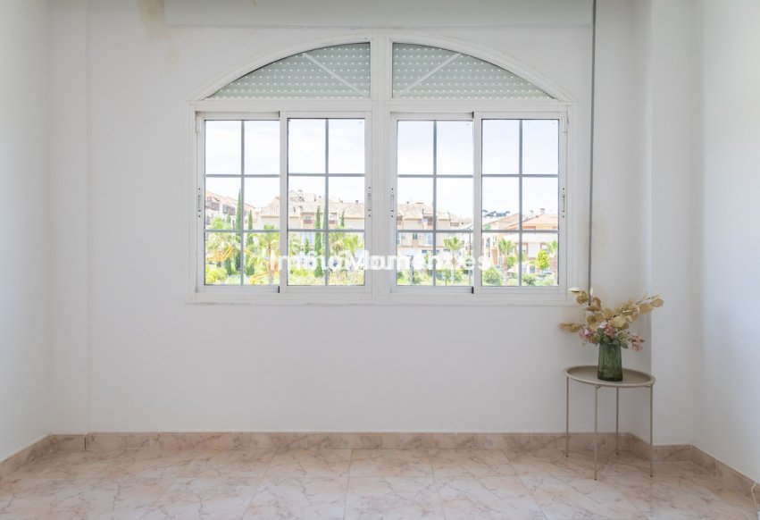 Resale - Apartment - Inland  - Alhaurín de la Torre