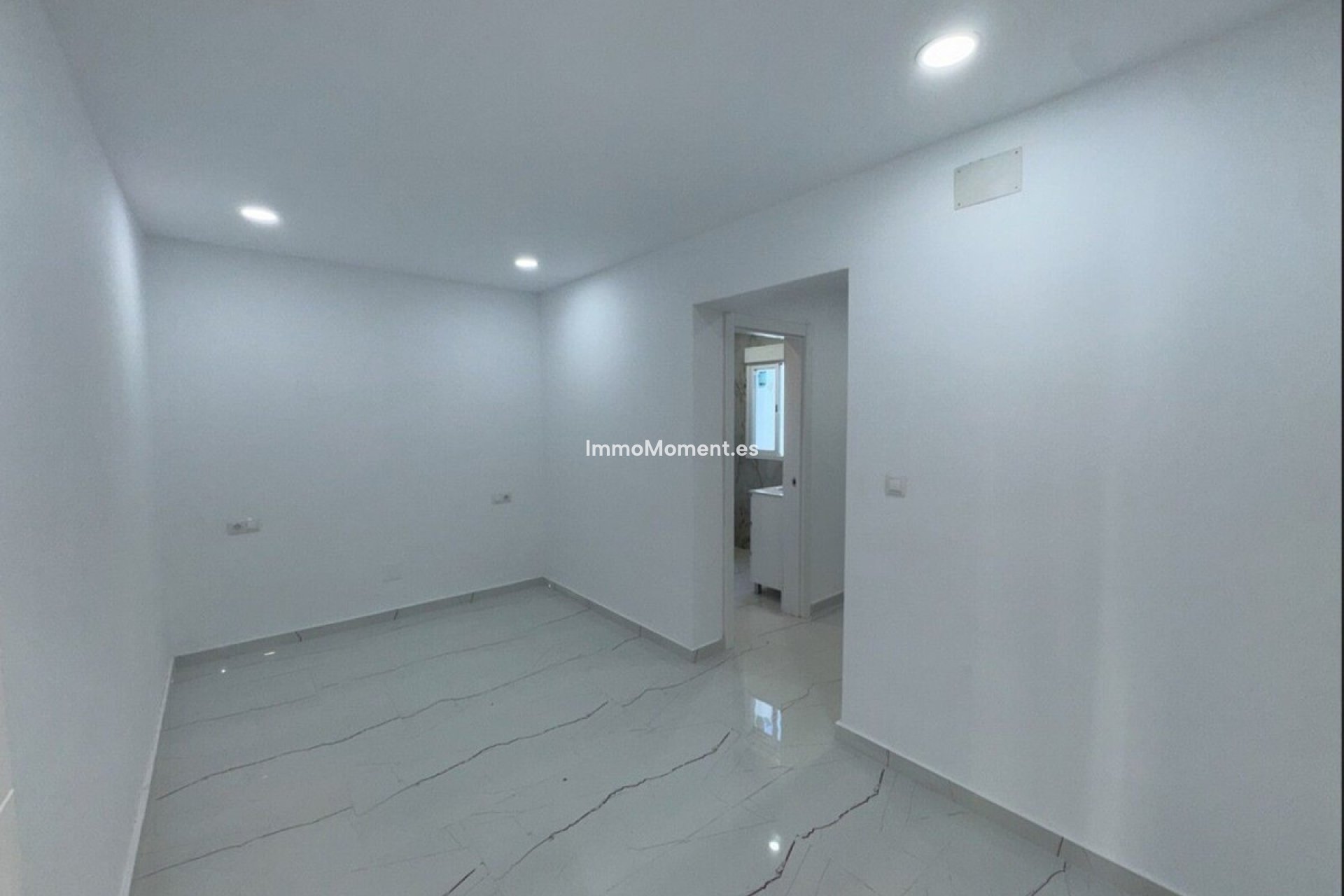 Resale - Apartment - Inland  - Alhaurín el Grande Centro