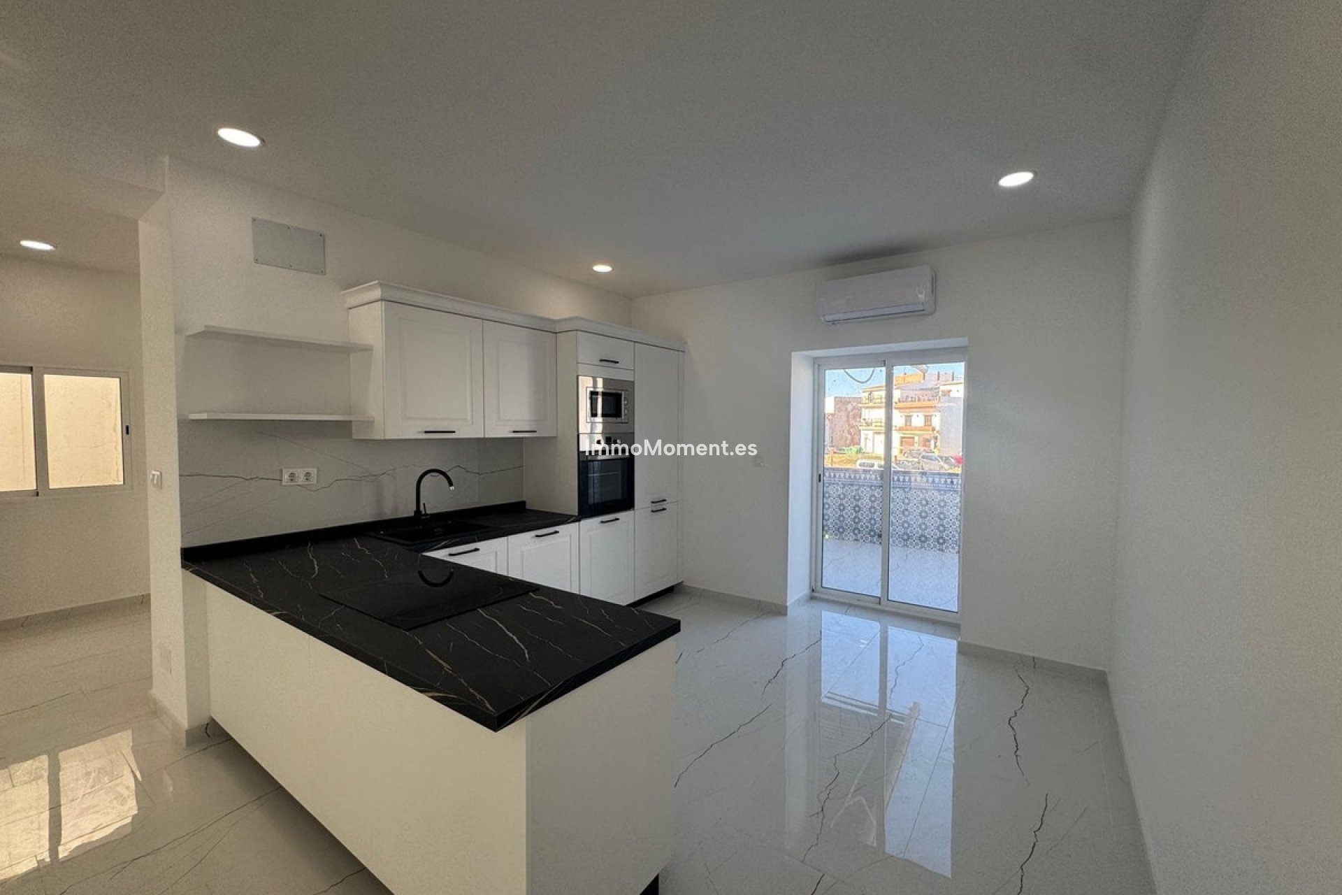 Resale - Apartment - Inland  - Alhaurín el Grande Centro