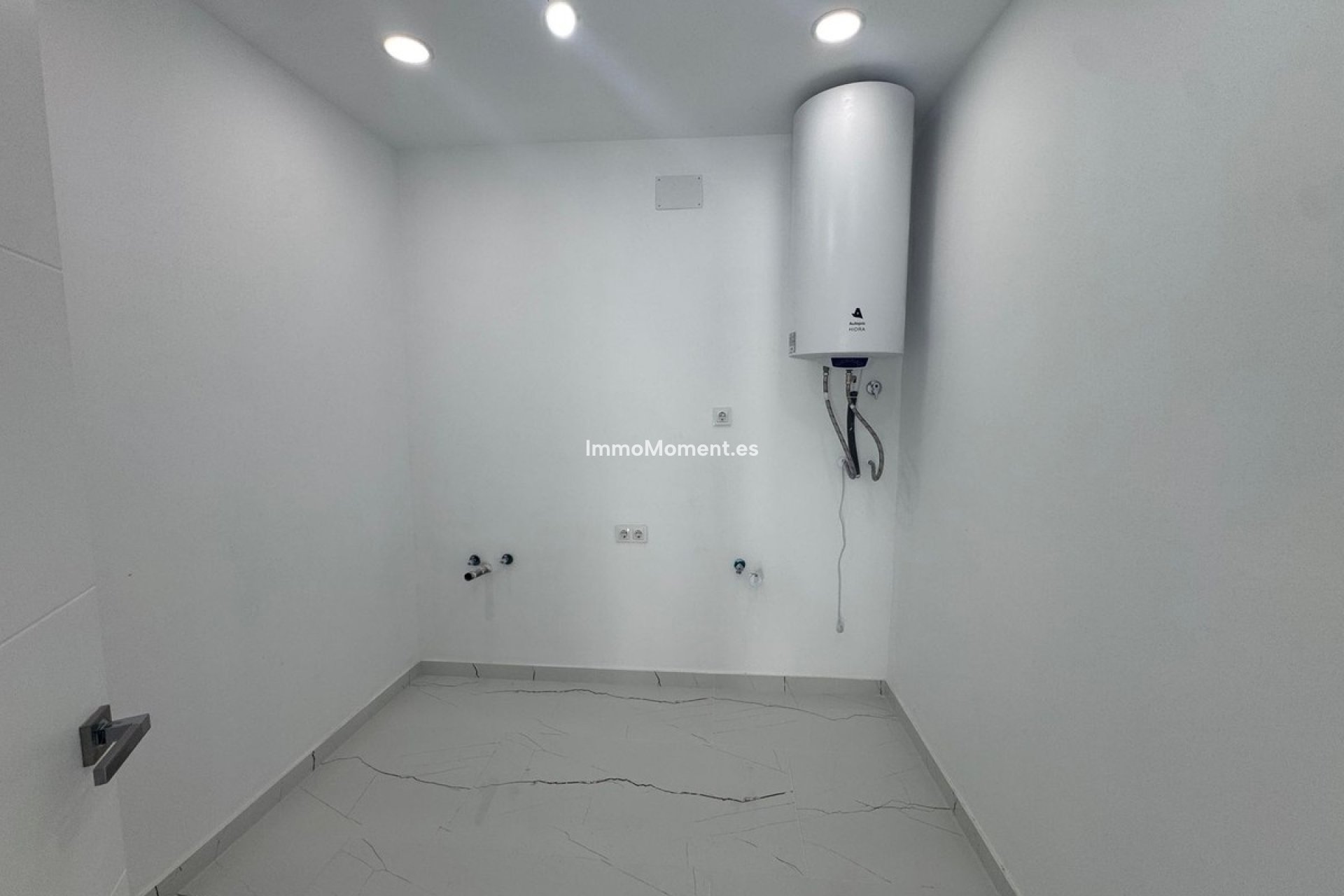 Resale - Apartment - Inland  - Alhaurín el Grande Centro