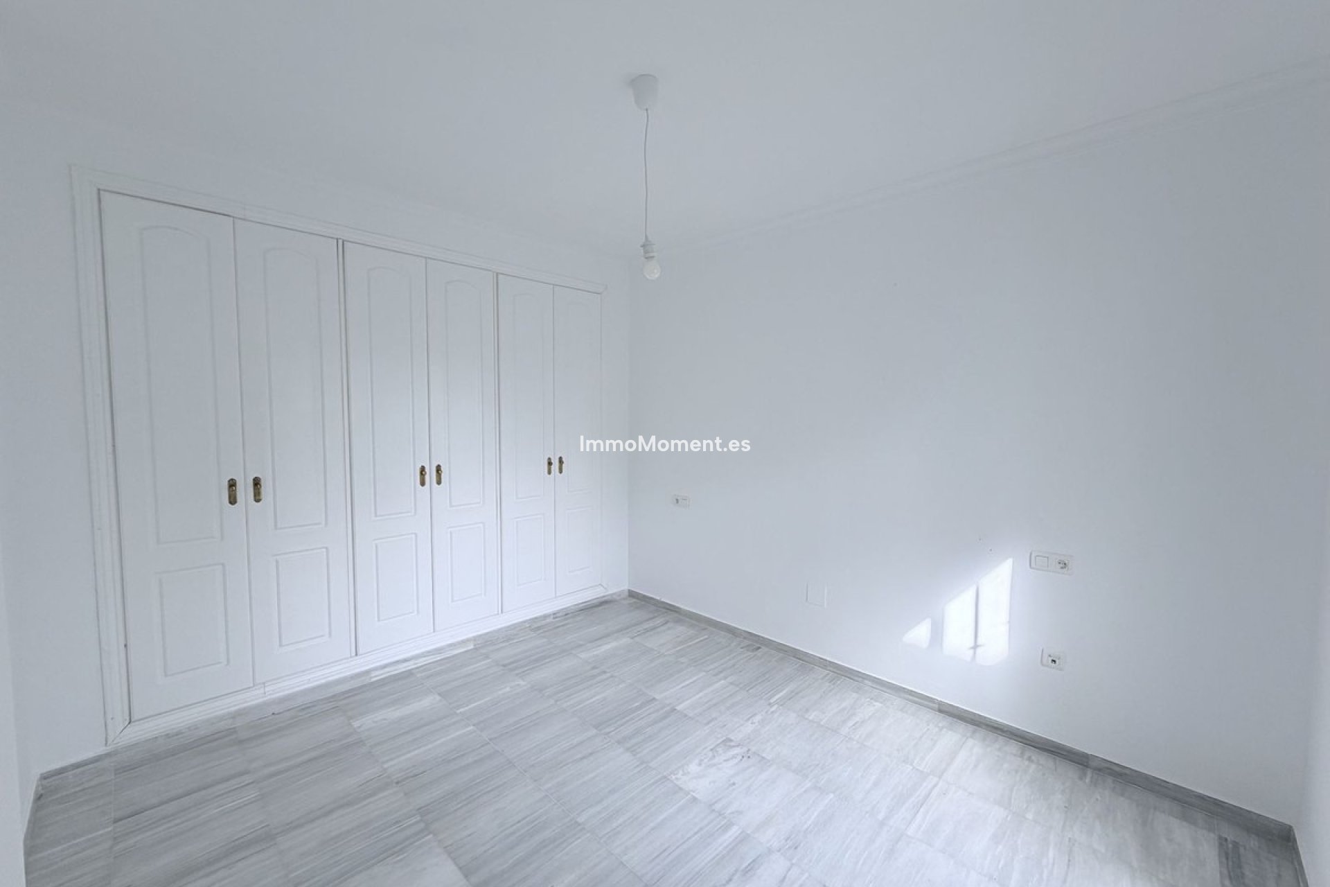 Resale - Apartment - Inland  - Alhaurín el Grande Centro