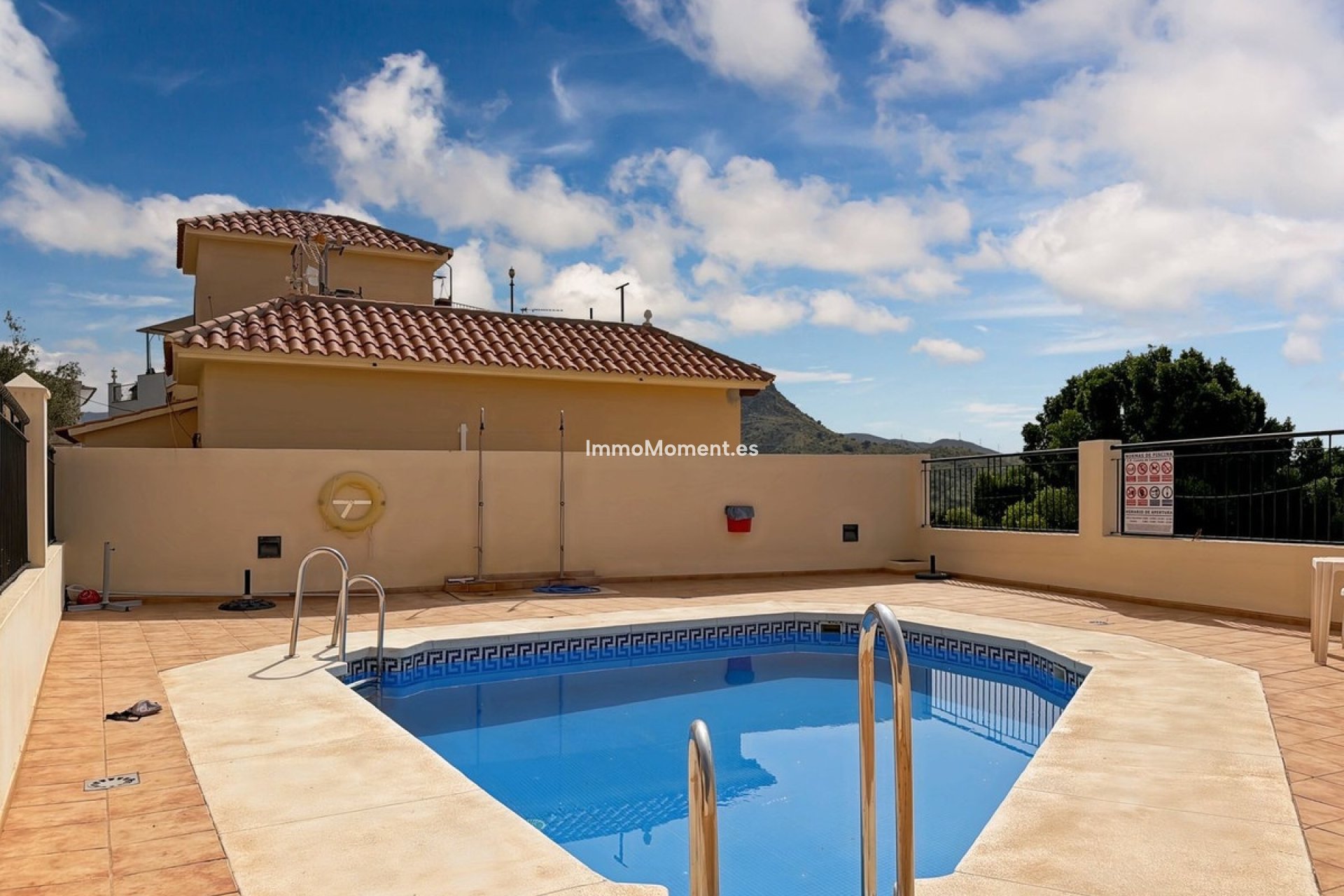 Resale - Apartment - Inland  - Almogía