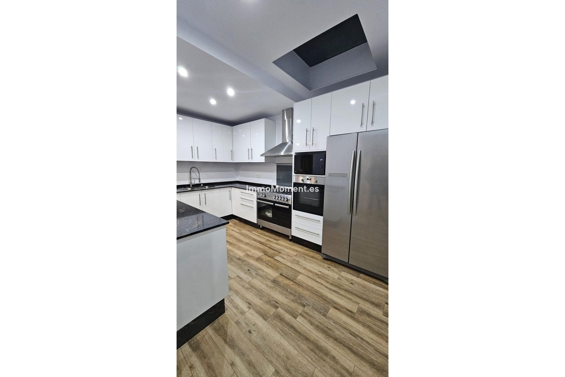 Resale - Apartment - Inland  - Coín