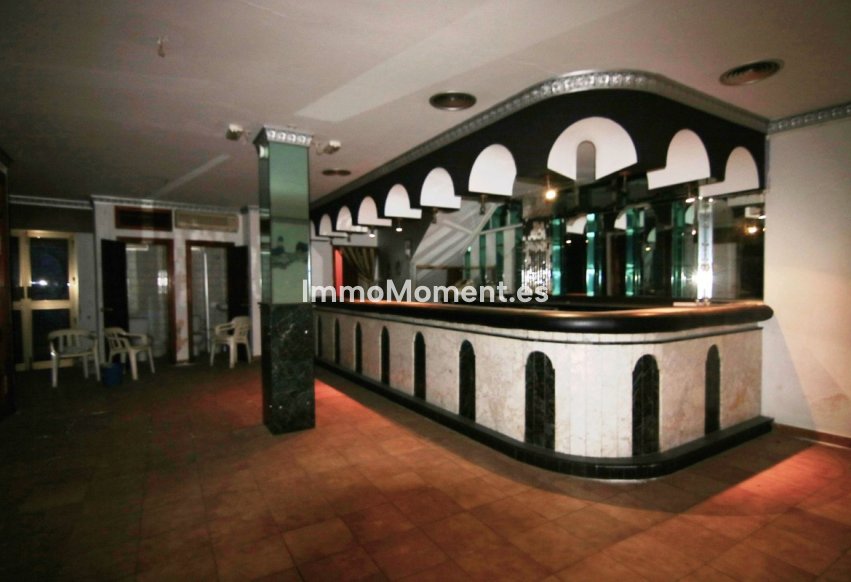 Resale - Apartment - Inland  - Guaro